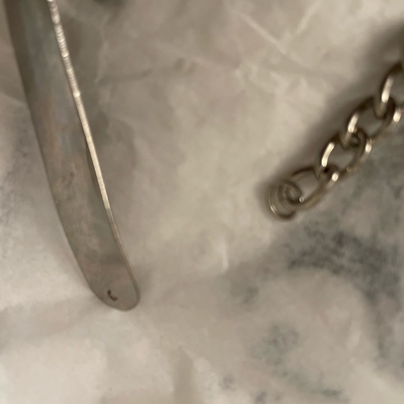 “3 BRACELETS (plus free choker) - Picture 11 of 12